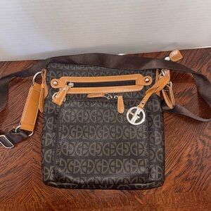 Giani Bernini Block Signature crossbody bag with adjustable strap